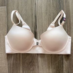 Victoria’s Secret magnetic front clasp bra